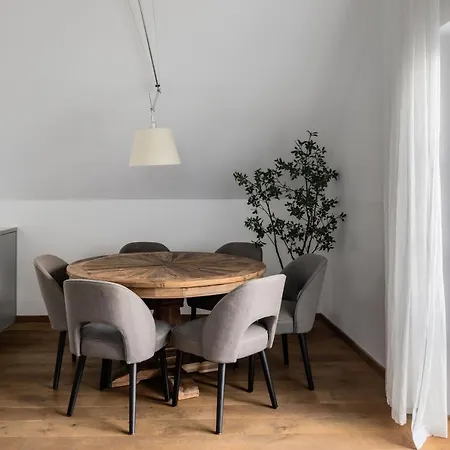 Numa Nora * سالزبورغ